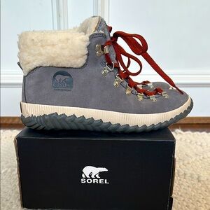 Sorel waterproof Gray and Red Winter Boots